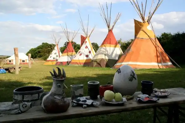 Tipis für Sommerlager