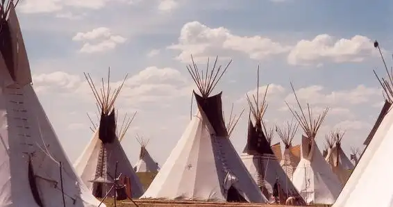 Tipis für Sommerlager