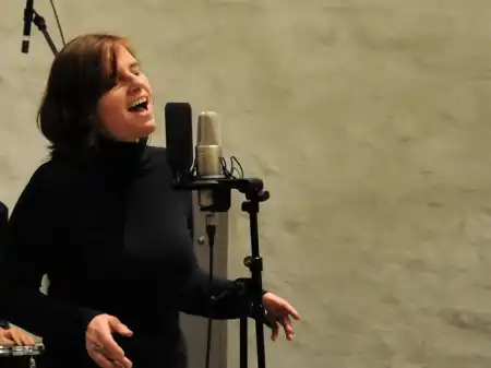 Debutalbum Sara Binet